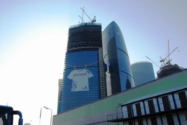 креативная реклама недвижимости баннер апартаменты